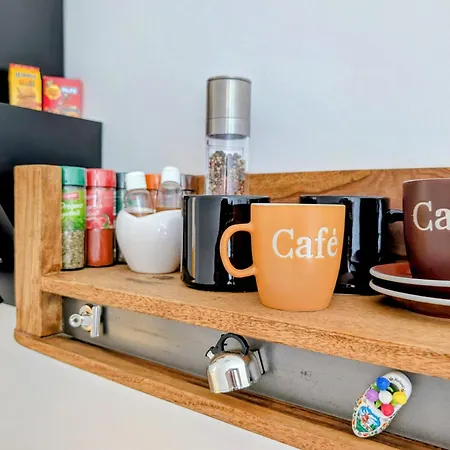 Apartment Tiny - Charmante Miniwohnung Mit Grossem Dachgarten Im Gaestehaus Graf-schmelzer